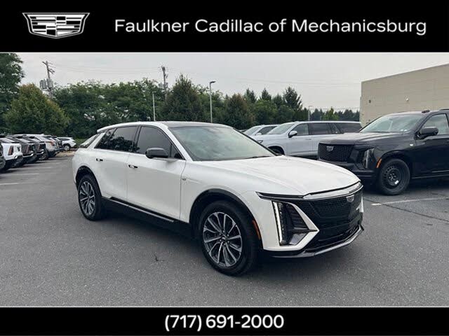 2024 Cadillac LYRIQ Sport 2