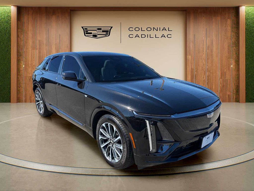 2024 Cadillac Lyriq Sport 2