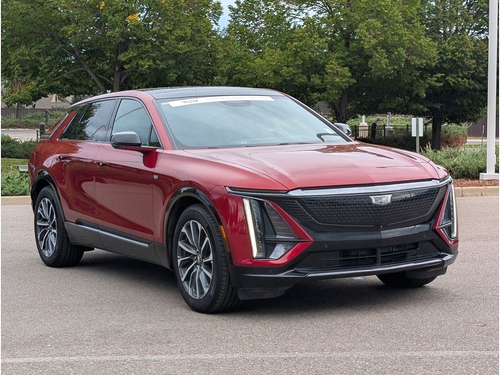 2024 Cadillac Lyriq Sport 2