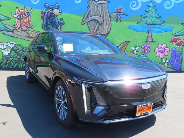 2024 Cadillac Lyriq Sport 2