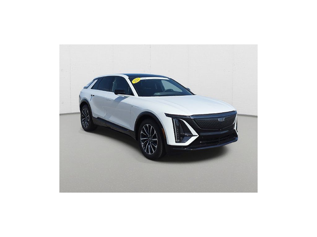2024 Cadillac Lyriq Sport 2