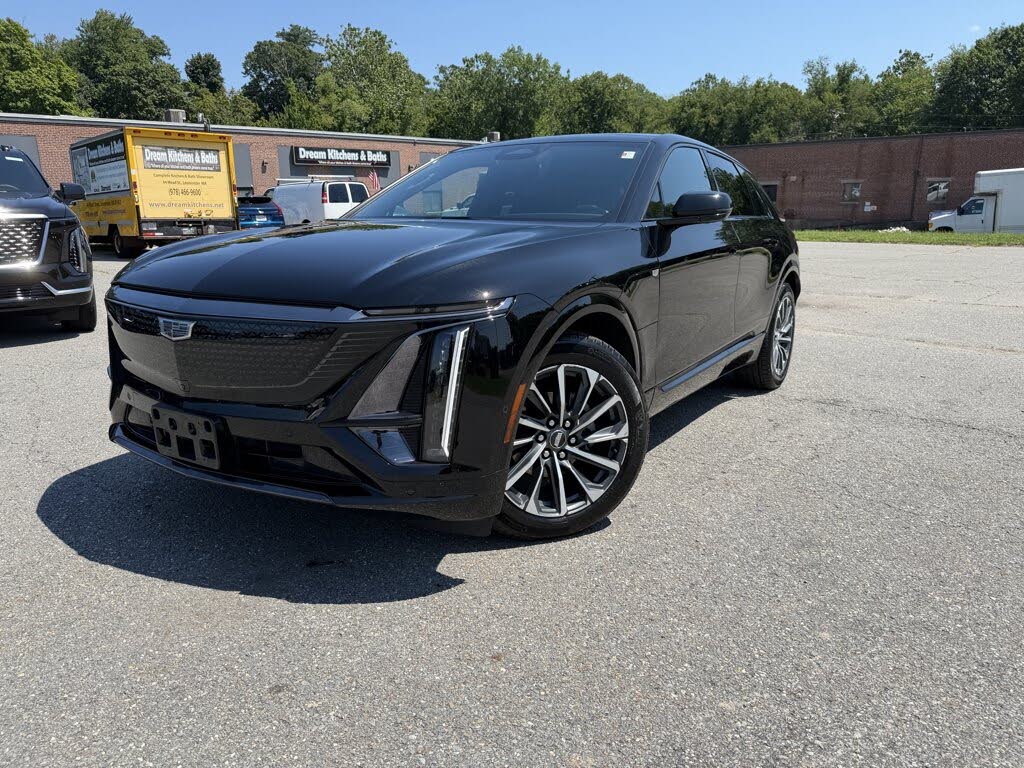 2024 Cadillac LYRIQ Sport 2