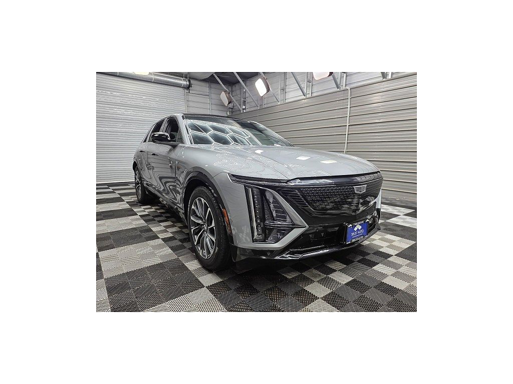 2024 Cadillac Lyriq Sport 2