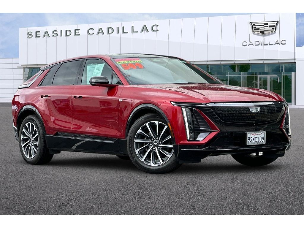 2025 Cadillac Lyriq Sport 2