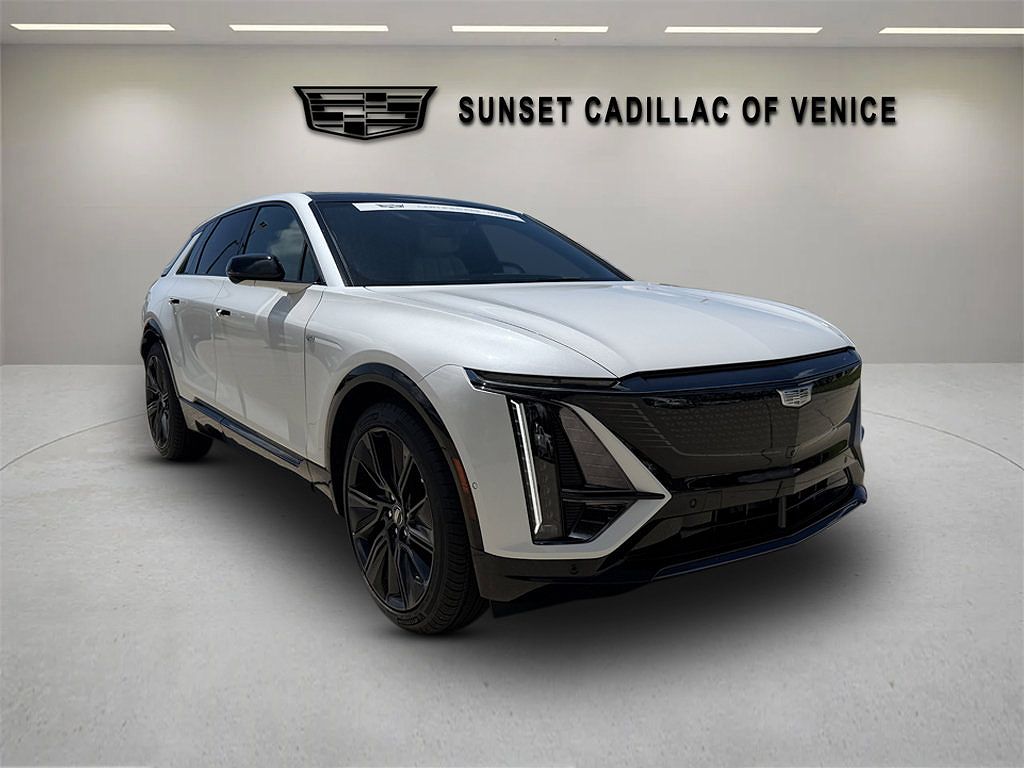 2024 Cadillac Lyriq Sport 3
