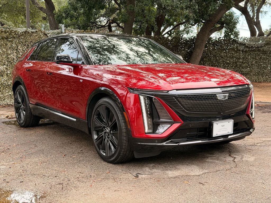 2024 Cadillac Lyriq Sport 3