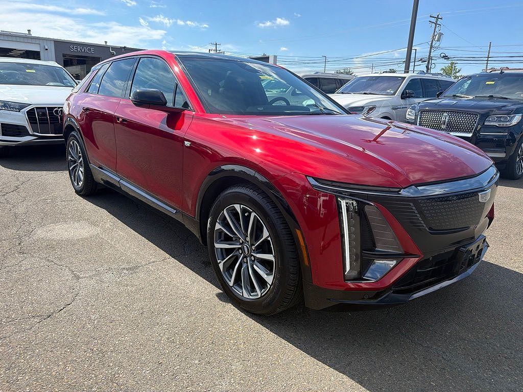 2024 Cadillac Lyriq Sport 3