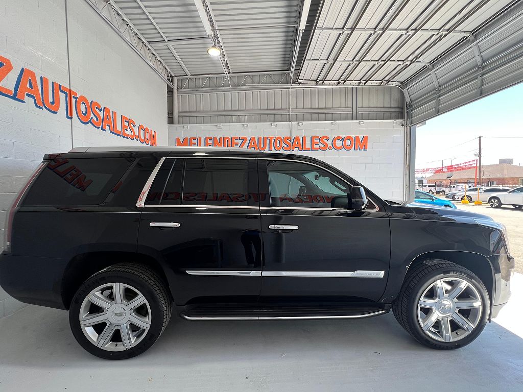 2018 Cadillac Escalade Luxury