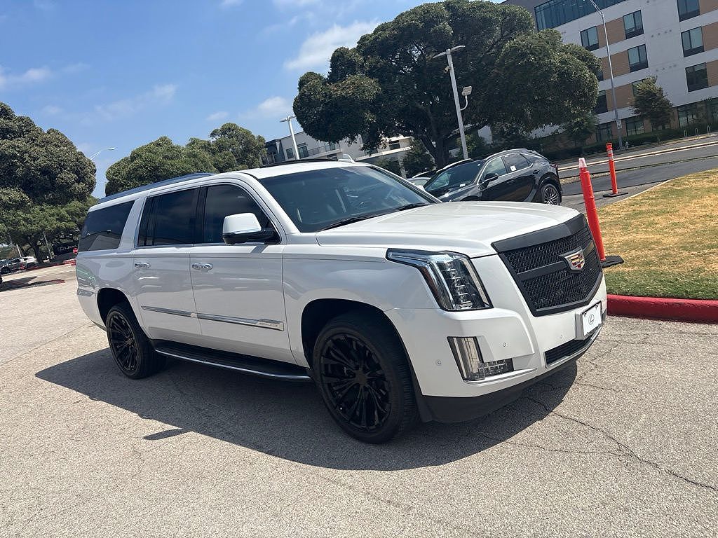 2018 CADILLAC Escalade ESV Luxury