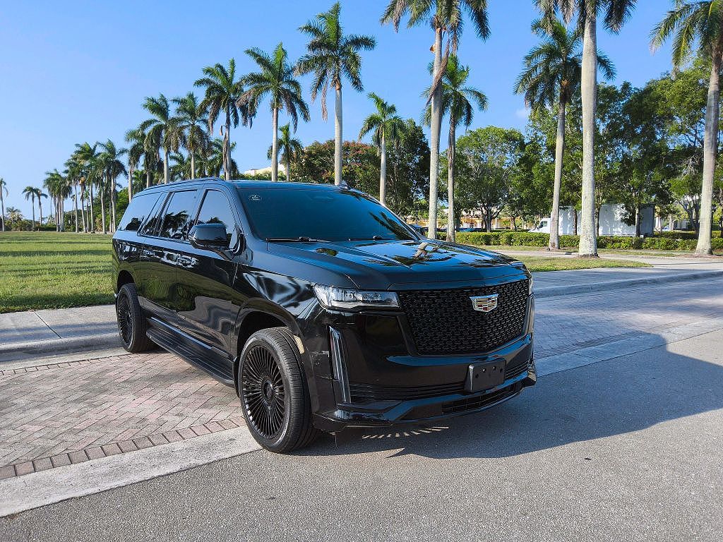 2022 Cadillac Escalade Luxury