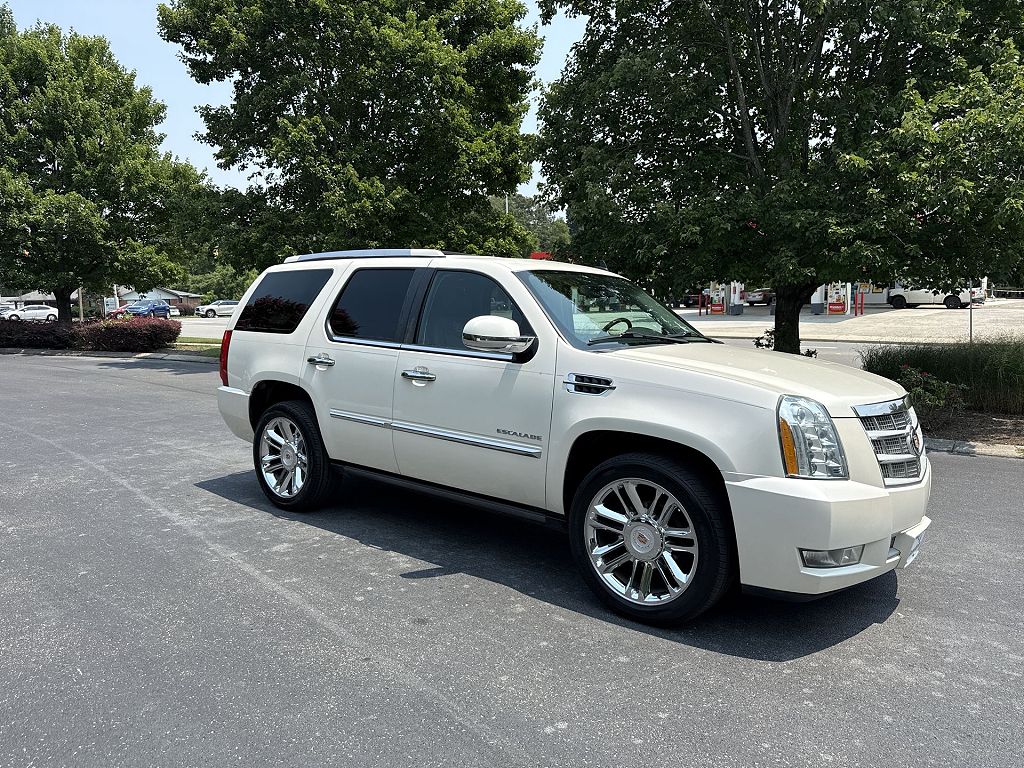 2014 Cadillac Escalade Platinum Edition