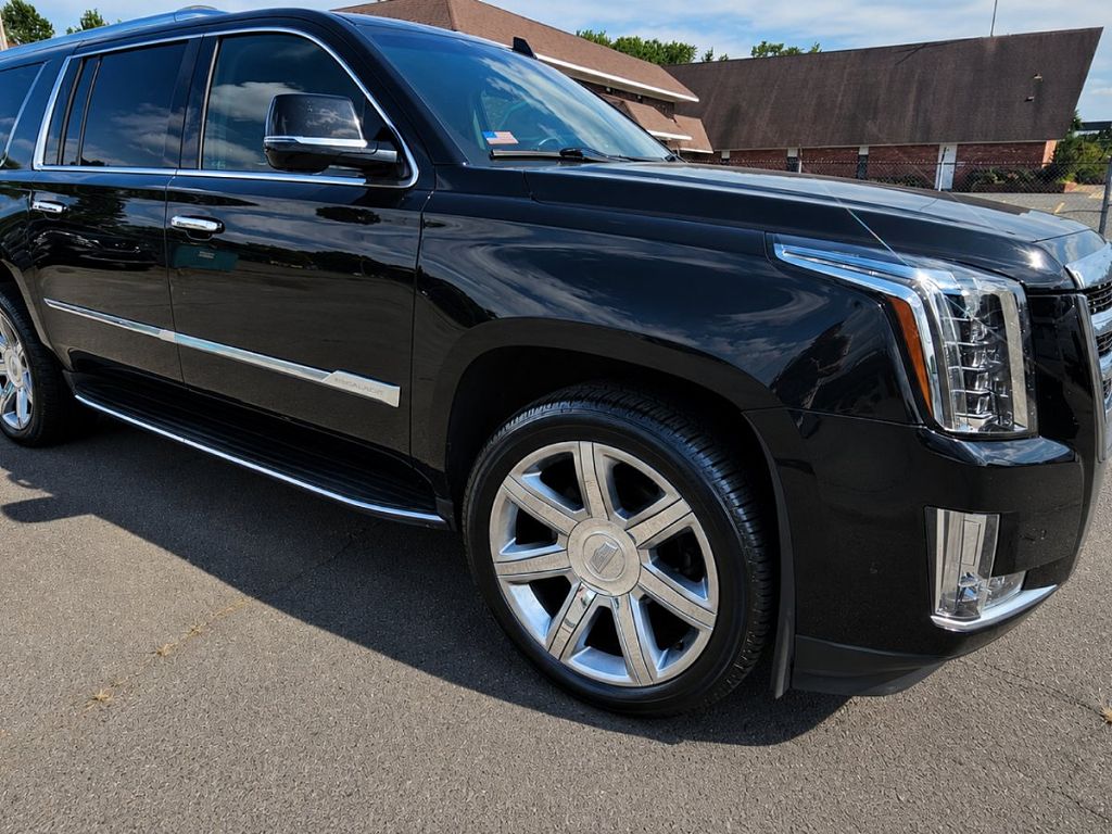 2018 Cadillac Escalade Luxury