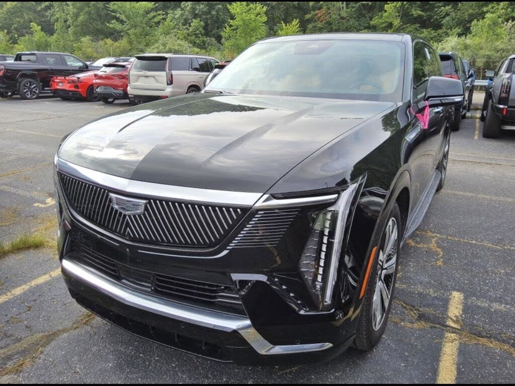 2025 Cadillac Escalade IQ Luxury 2