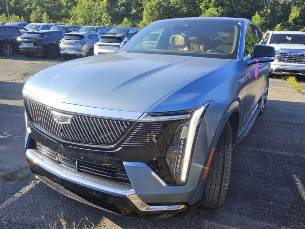 2025 Cadillac Escalade IQ Luxury 2