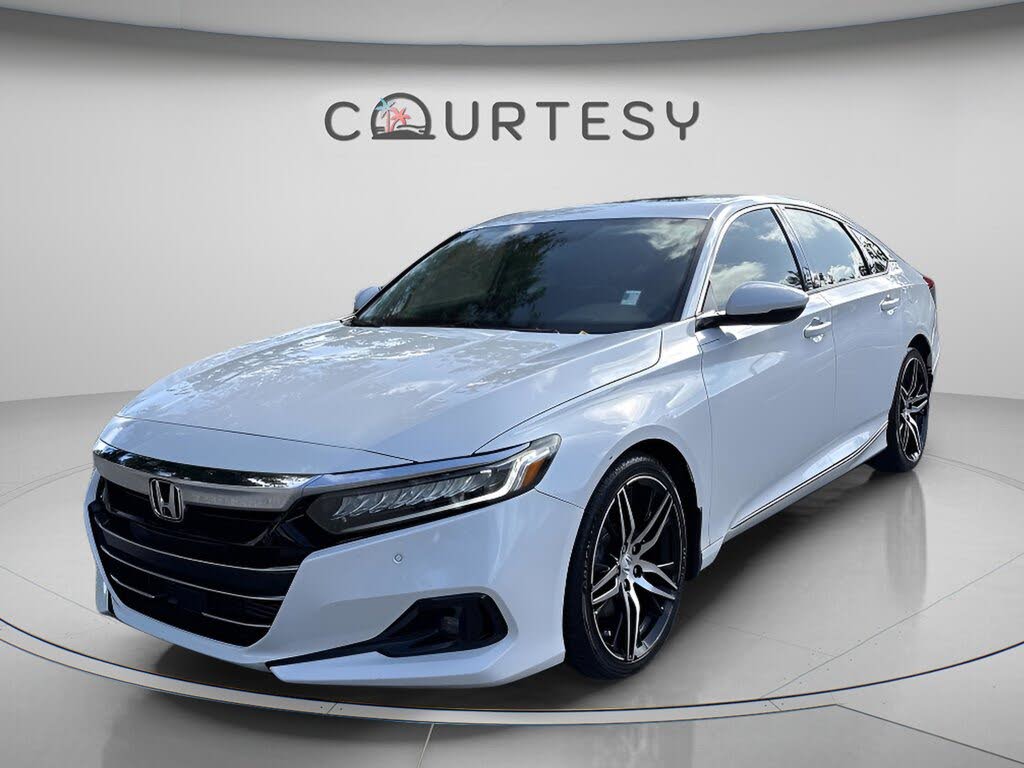 2021 Touring in Platinum White Pearl, 84,940 miles for sale in Palm Harbor, FL