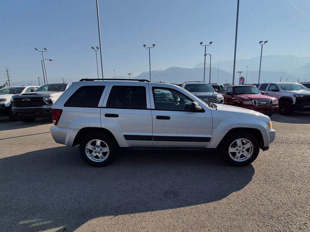 2006 Jeep Grand Cherokee Laredo