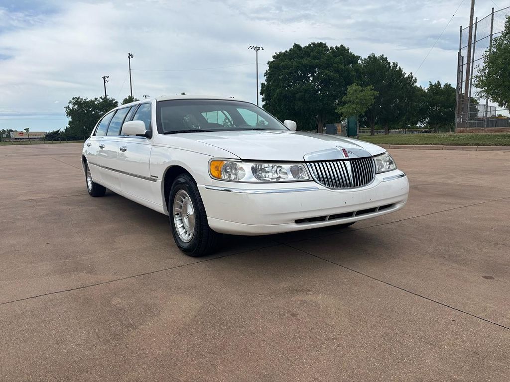 1999 Lincoln Town Car Executive