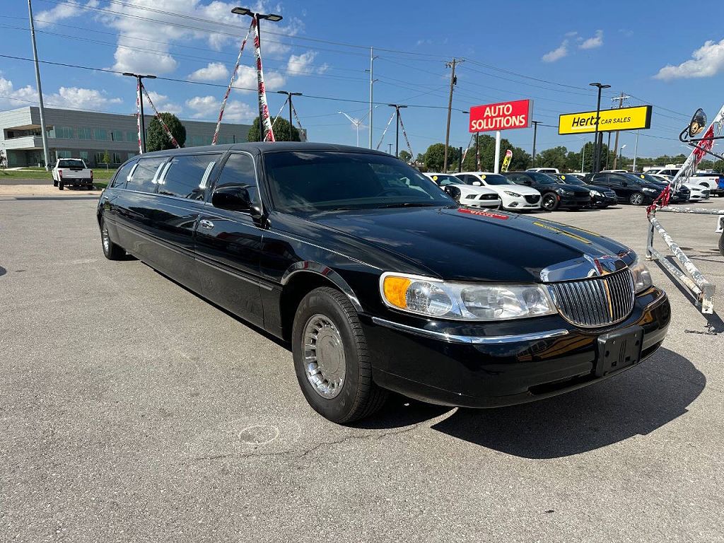 2001 Lincoln Town Car Executive