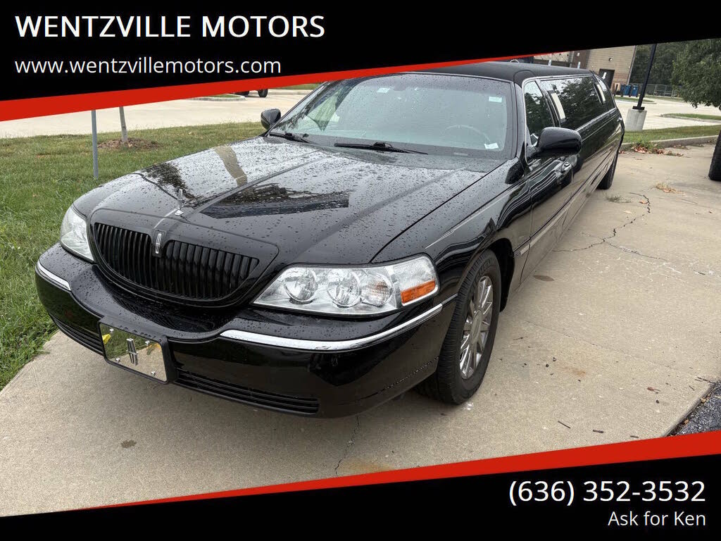 2005 Lincoln Town Car Executive
