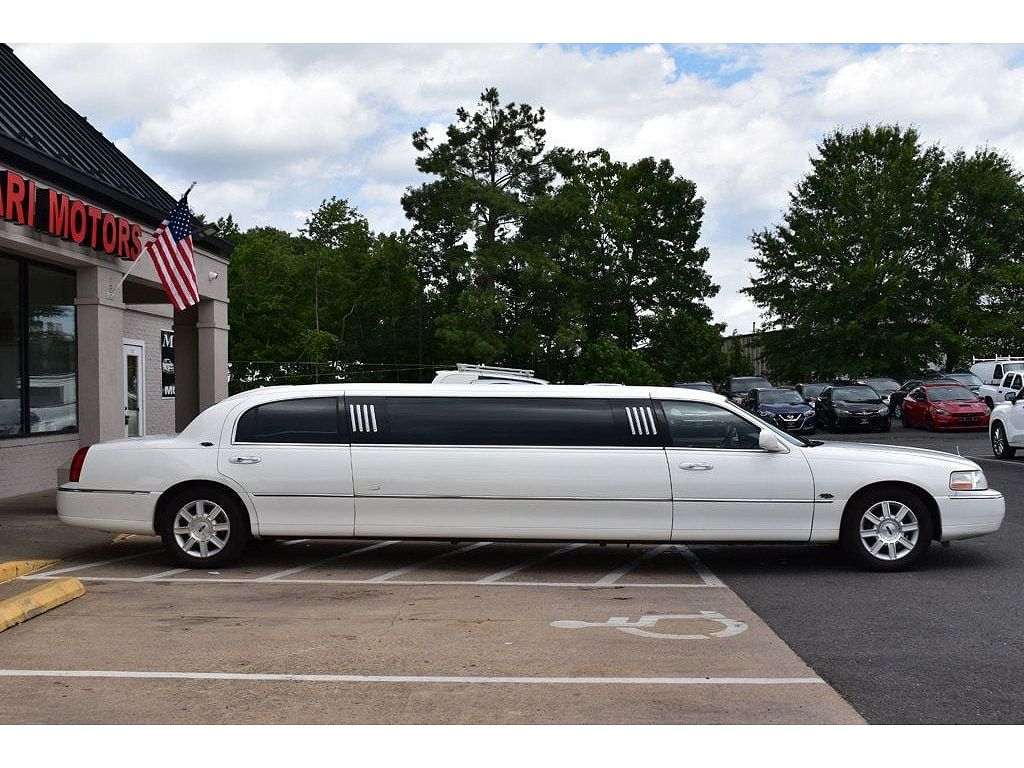 2007 Lincoln Town Car Executive