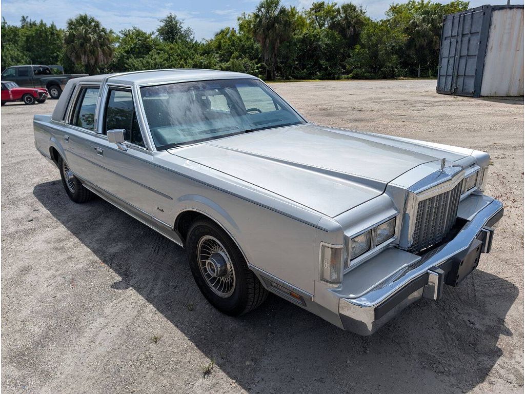 1985 Lincoln Town Car Signature