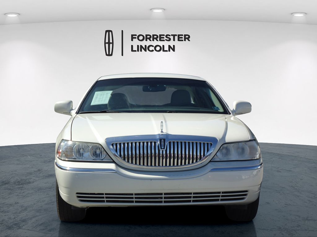 2006 Lincoln Town Car Signature