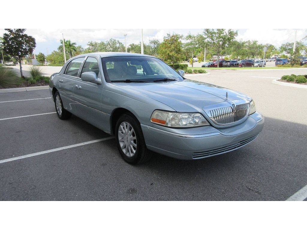 2007 Lincoln Town Car Signature
