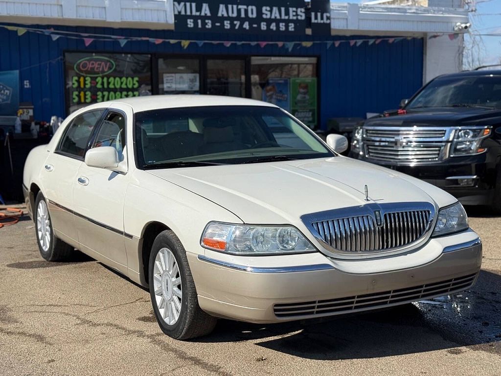 2005 Lincoln Town Car Signature
