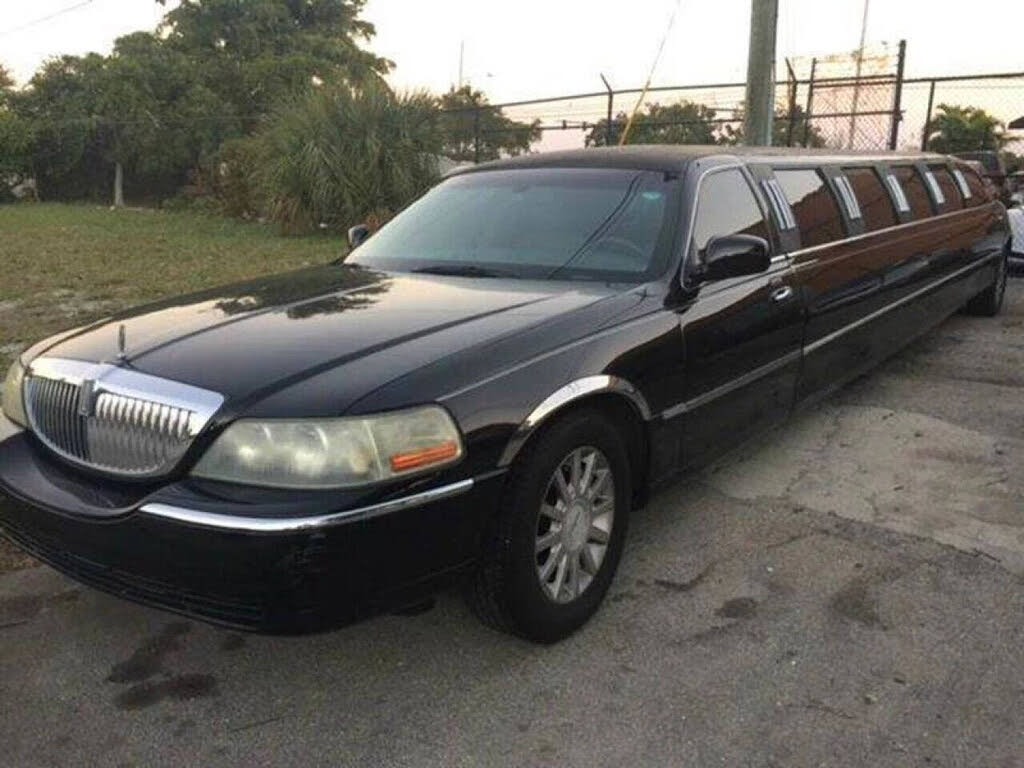 2006 Lincoln Town Car Signature