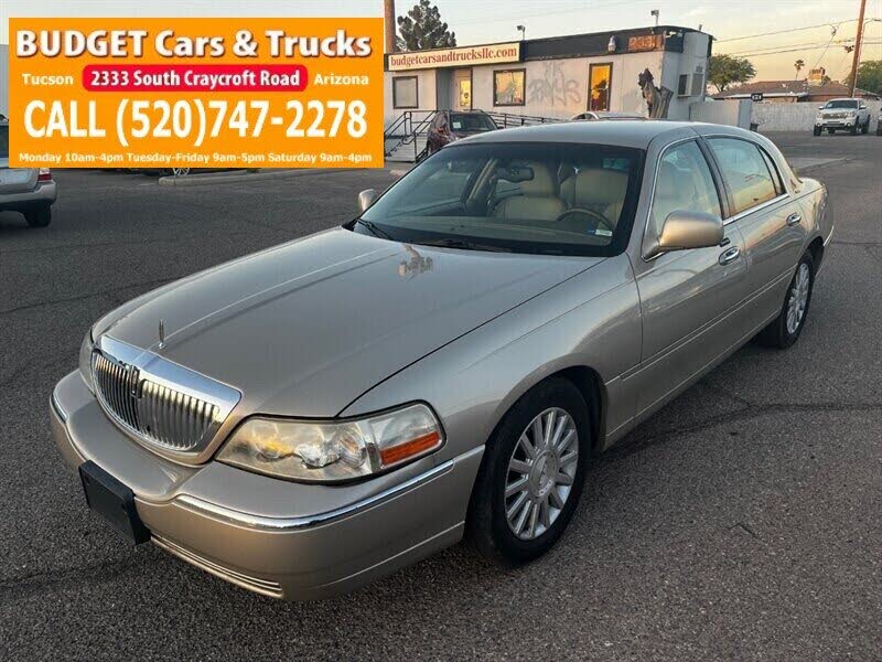 2004 Lincoln Town Car Signature