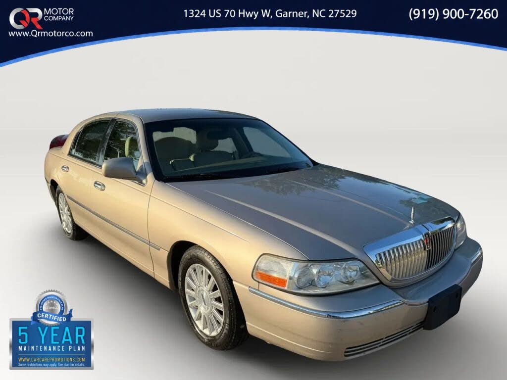 2003 Lincoln Town Car Executive