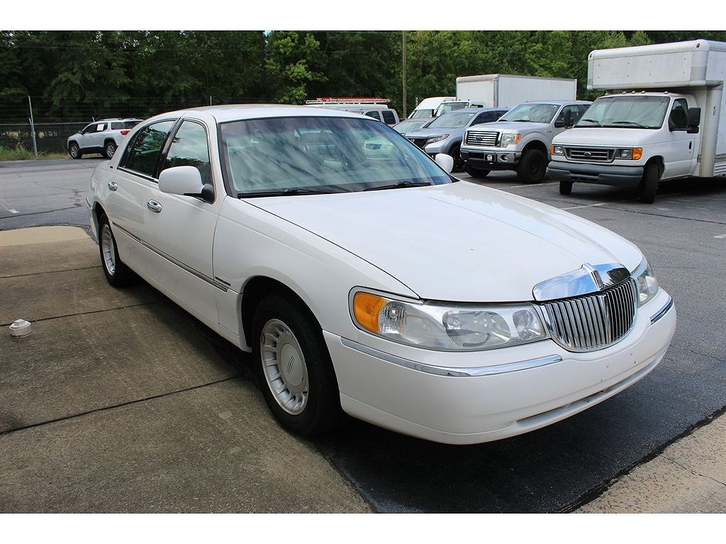 2000 Lincoln Town Car Executive L