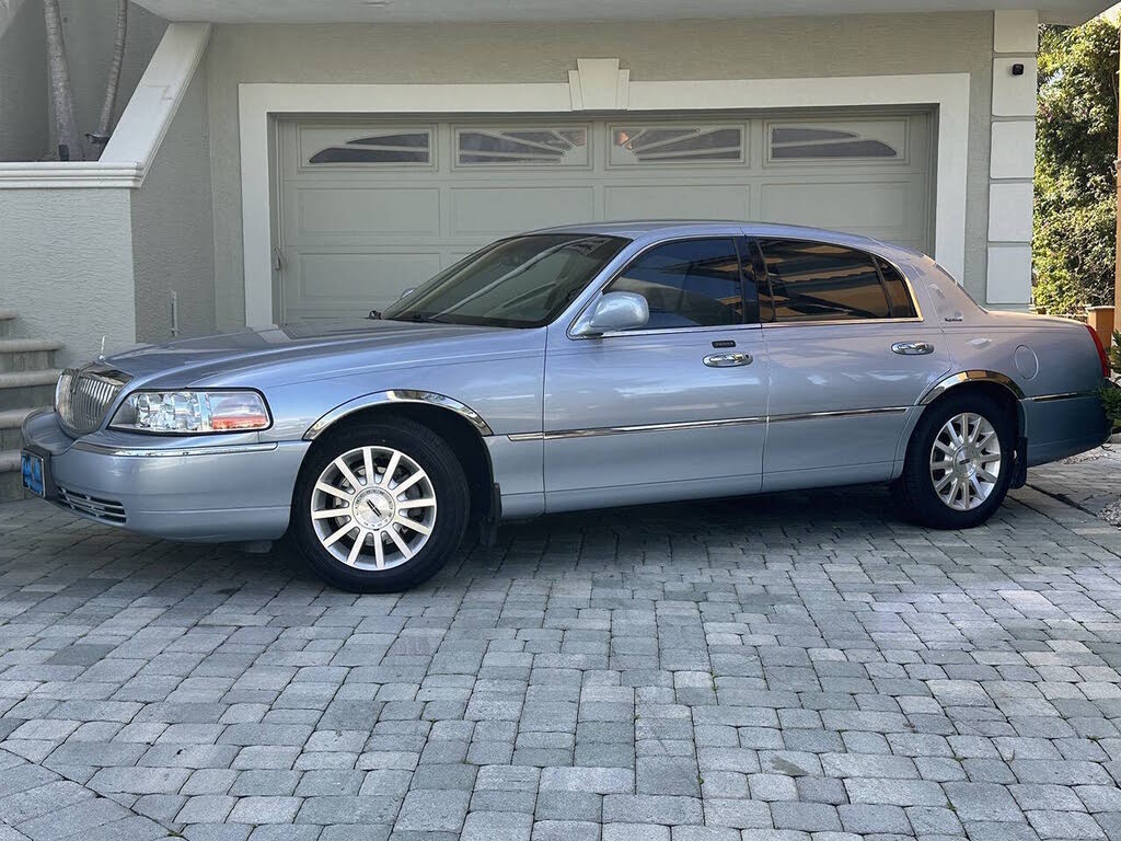 2007 Lincoln Town Car Signature