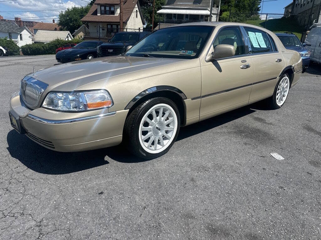 2006 Lincoln Town Car Signature