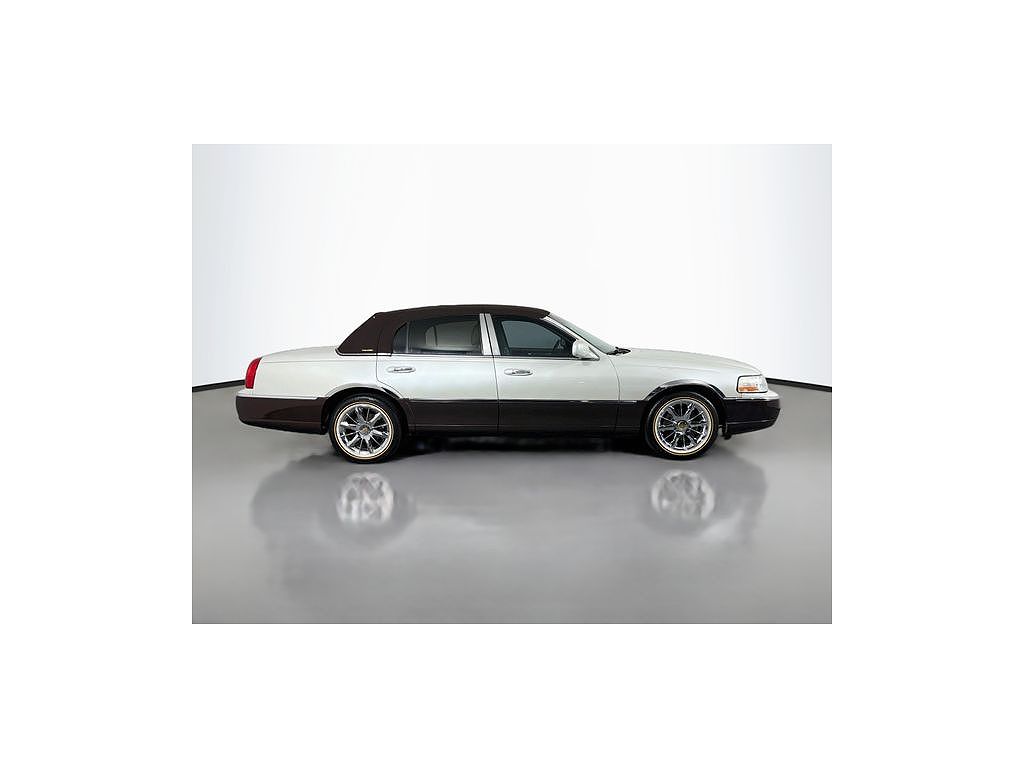 2007 Lincoln Town Car Signature
