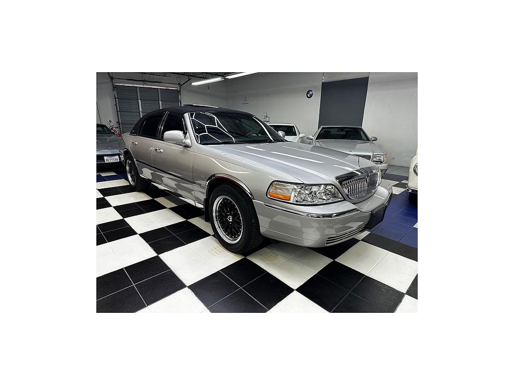 2007 Lincoln Town Car Signature Limited