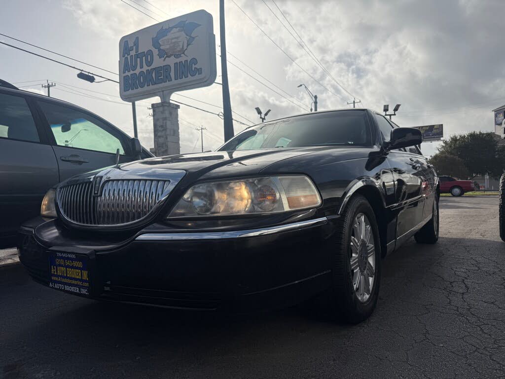 2006 Lincoln Town Car Signature Limited