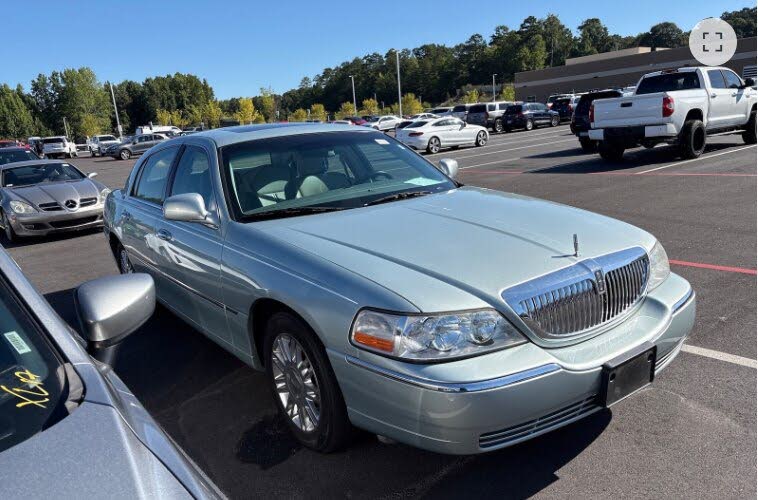 2007 Lincoln Town Car Signature Limited
