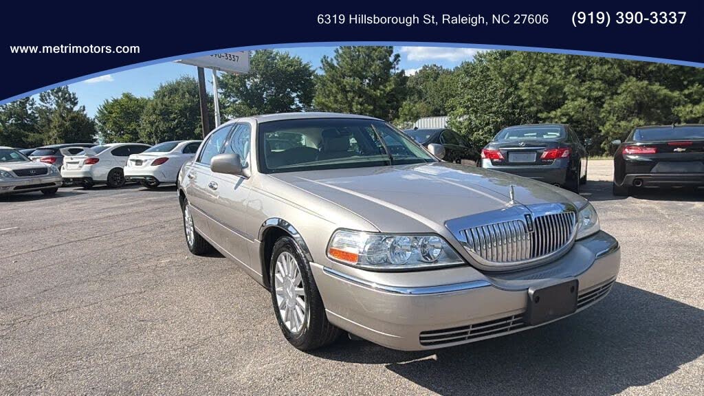 2003 Lincoln Town Car Signature