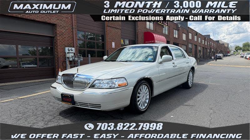 2005 Lincoln Town Car Signature Limited