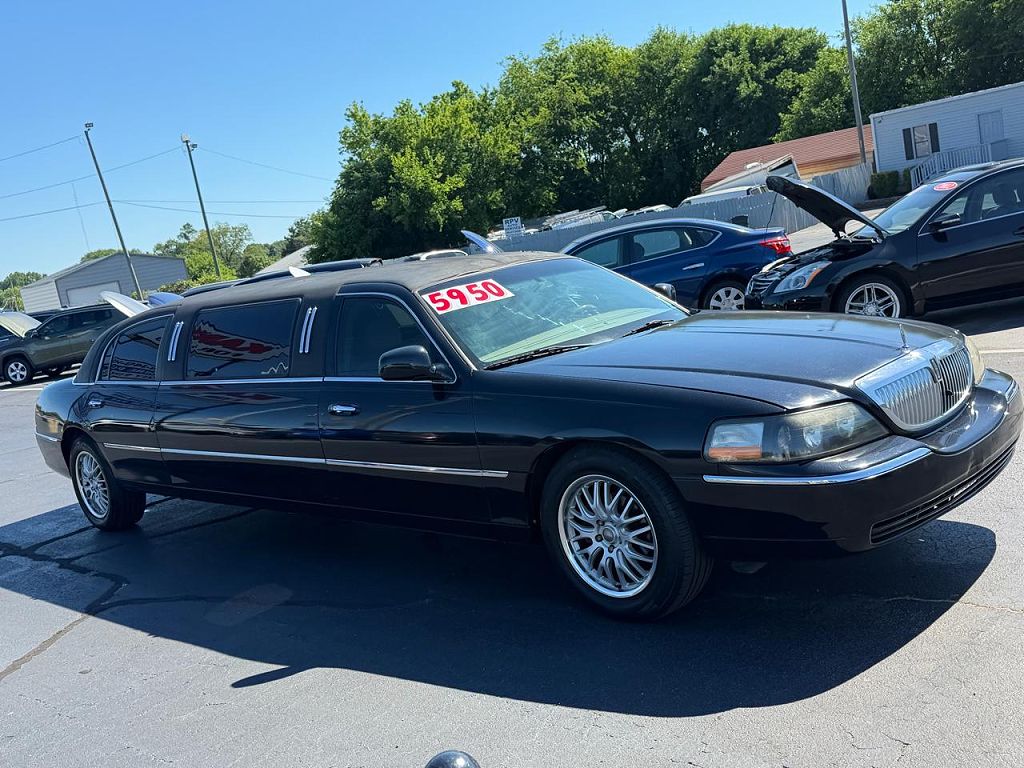 2007 Lincoln Town Car Signature Limited