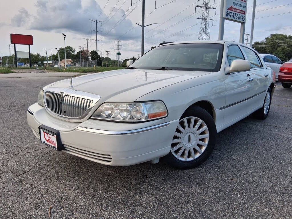 2005 Lincoln Town Car Signature Limited