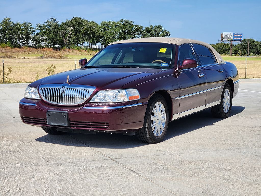 2006 Lincoln Town Car Signature Limited