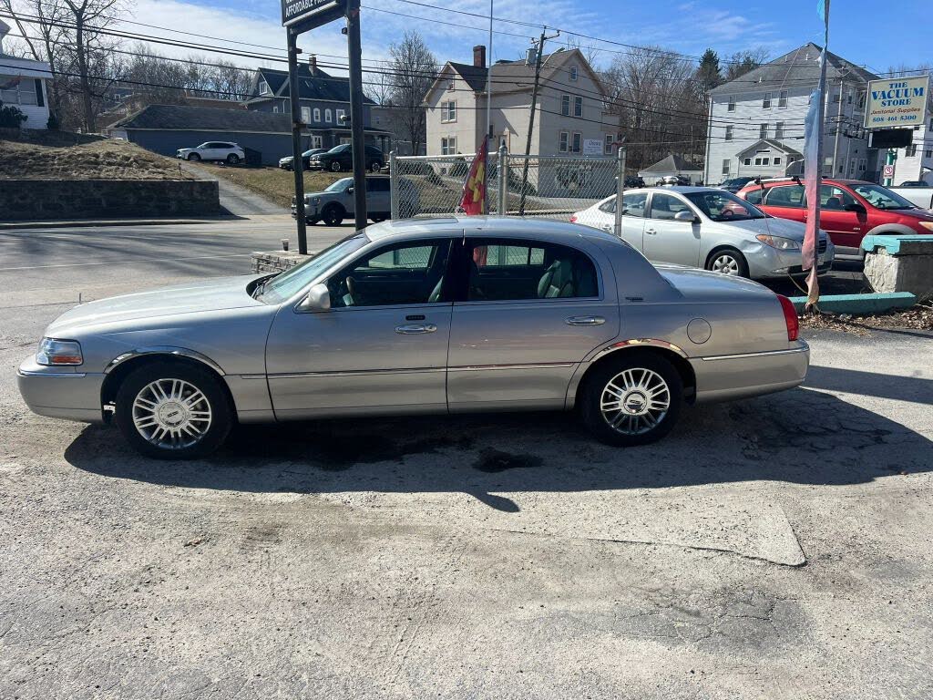 2007 Lincoln Town Car Signature Limited