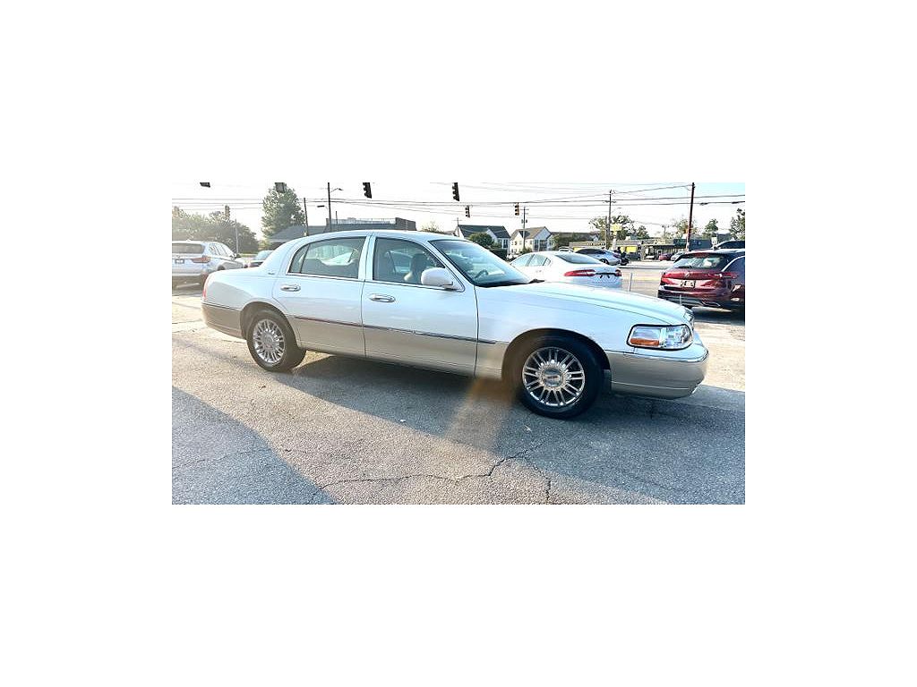 2006 Lincoln Town Car Designer Series