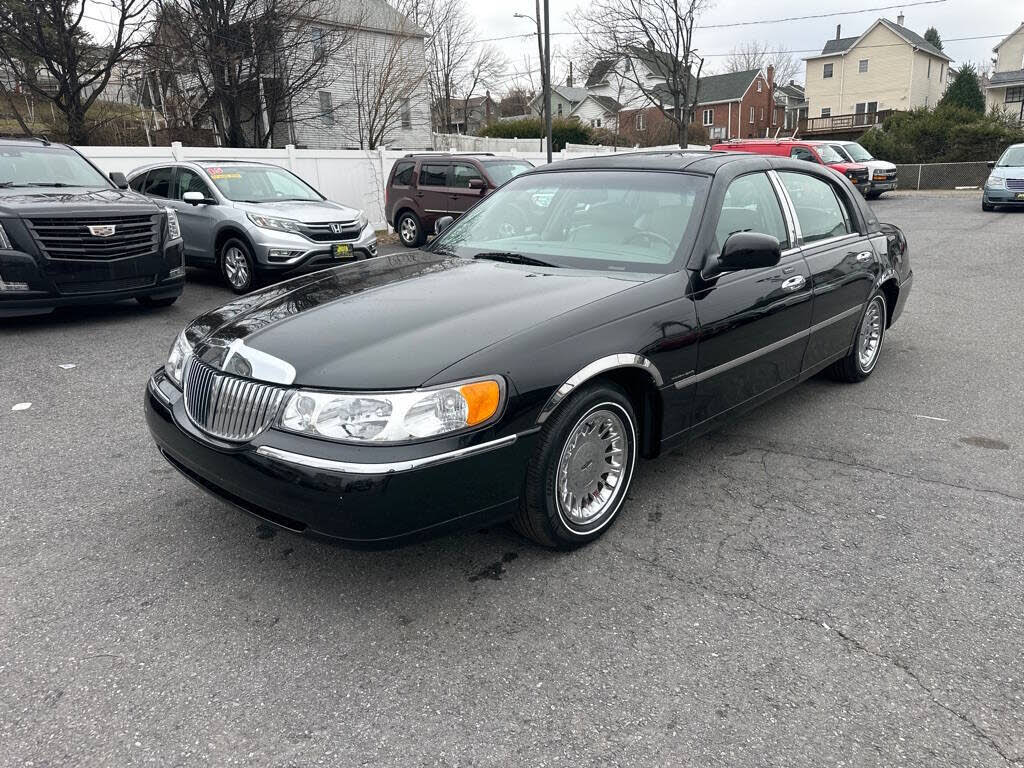2002 Lincoln Town Car Premium Cartier