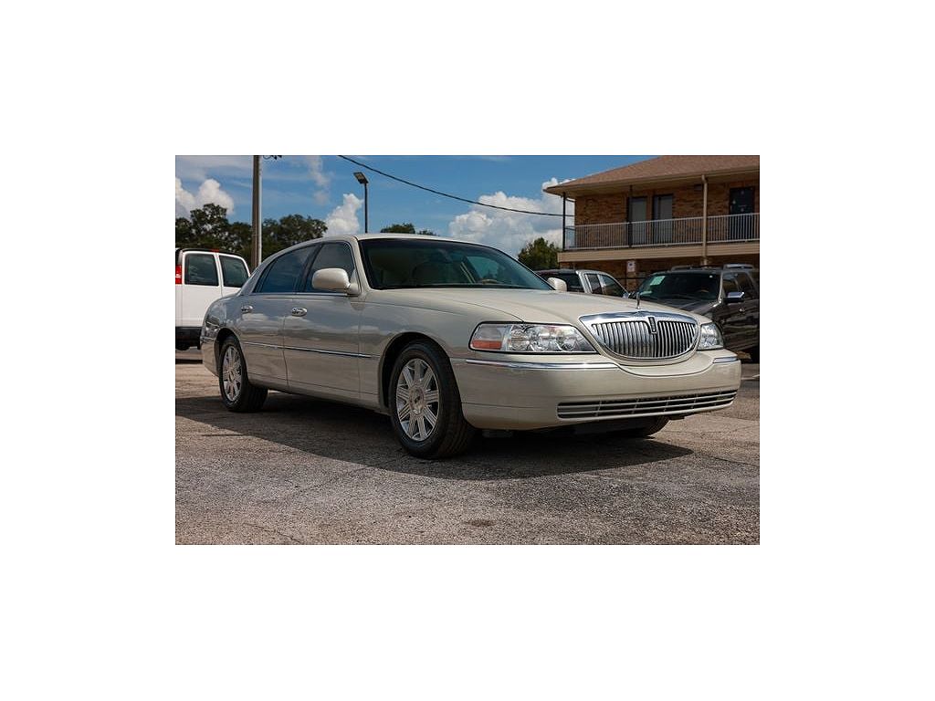 2004 Lincoln Town Car Ultimate
