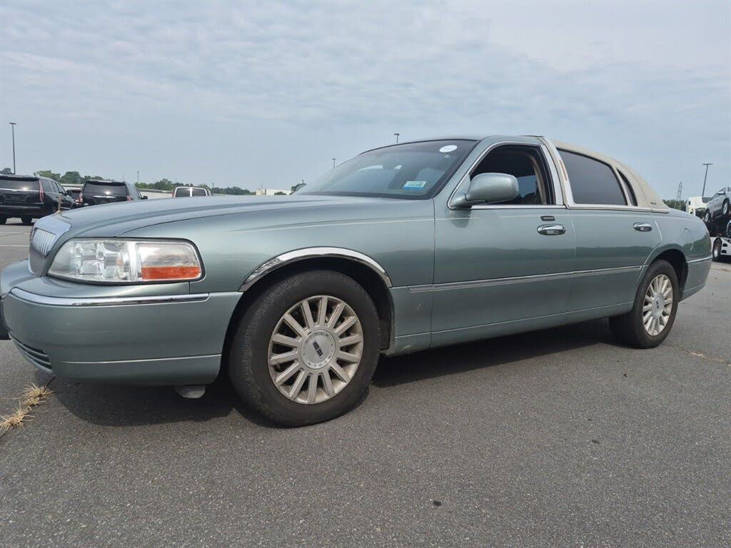 2004 Lincoln Town Car Ultimate