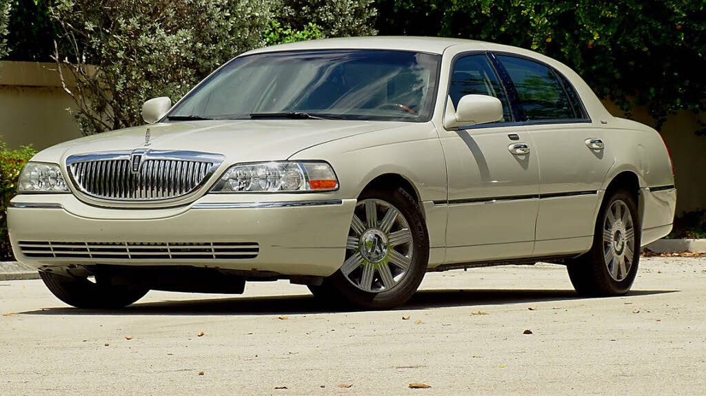 2004 Lincoln Town Car Ultimate
