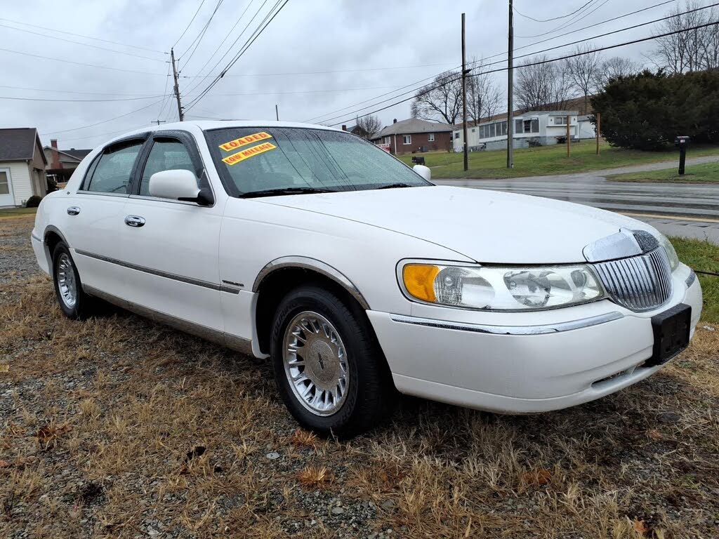 2001 Lincoln Town Car Cartier